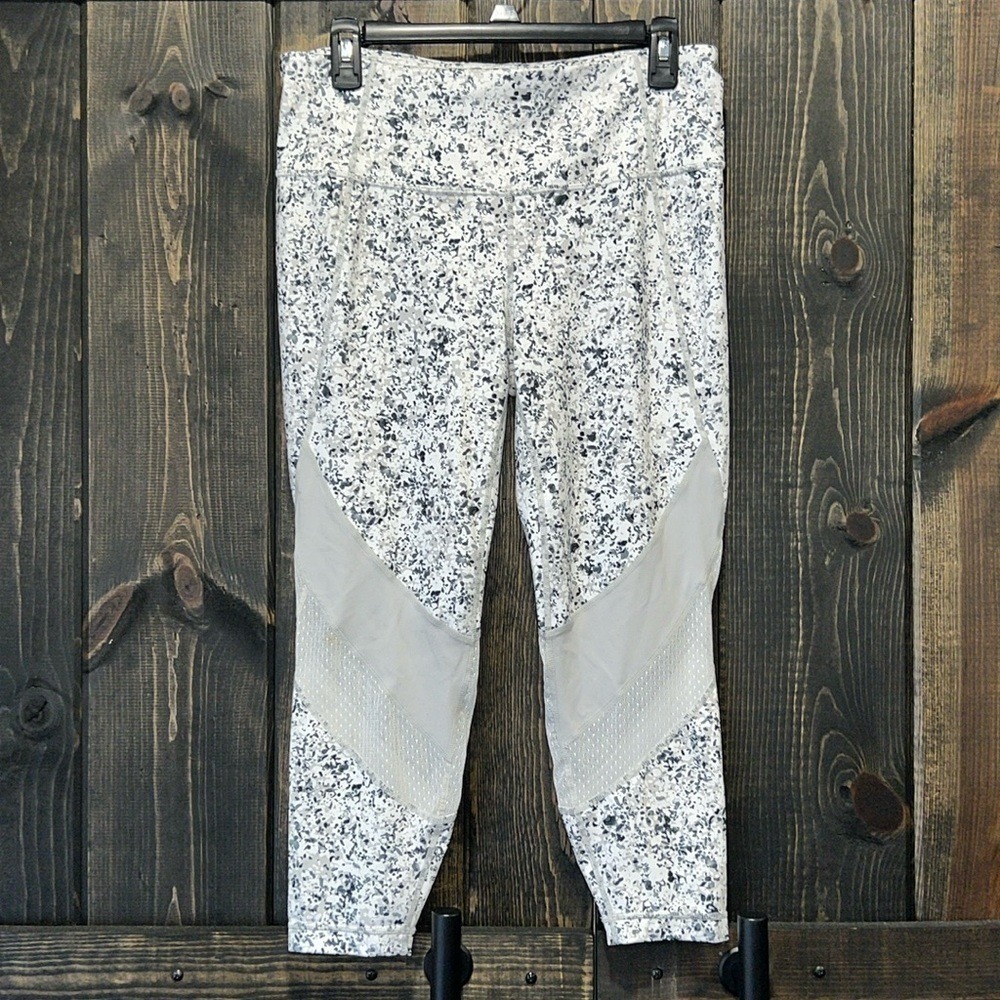 Athleta White Grey‎ Sandstone Salutation Cropped Leggings LP High Rise Mesh Gym
